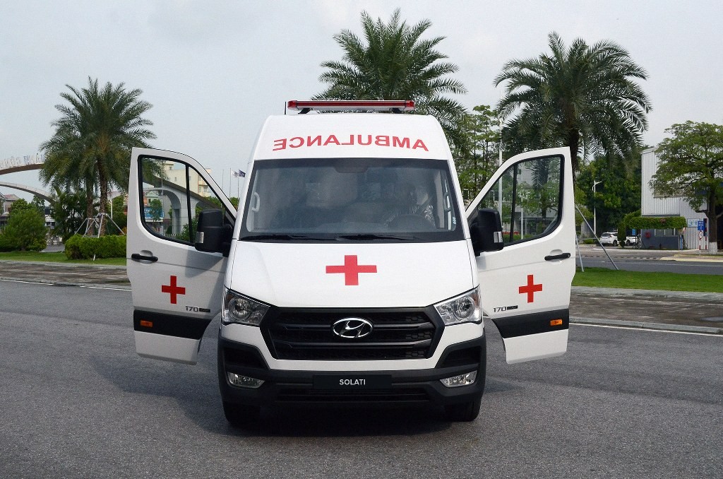 Hyundai Thành Công tặng 10 xe Solati cứu thương phục vụ phòng chống Covid-19