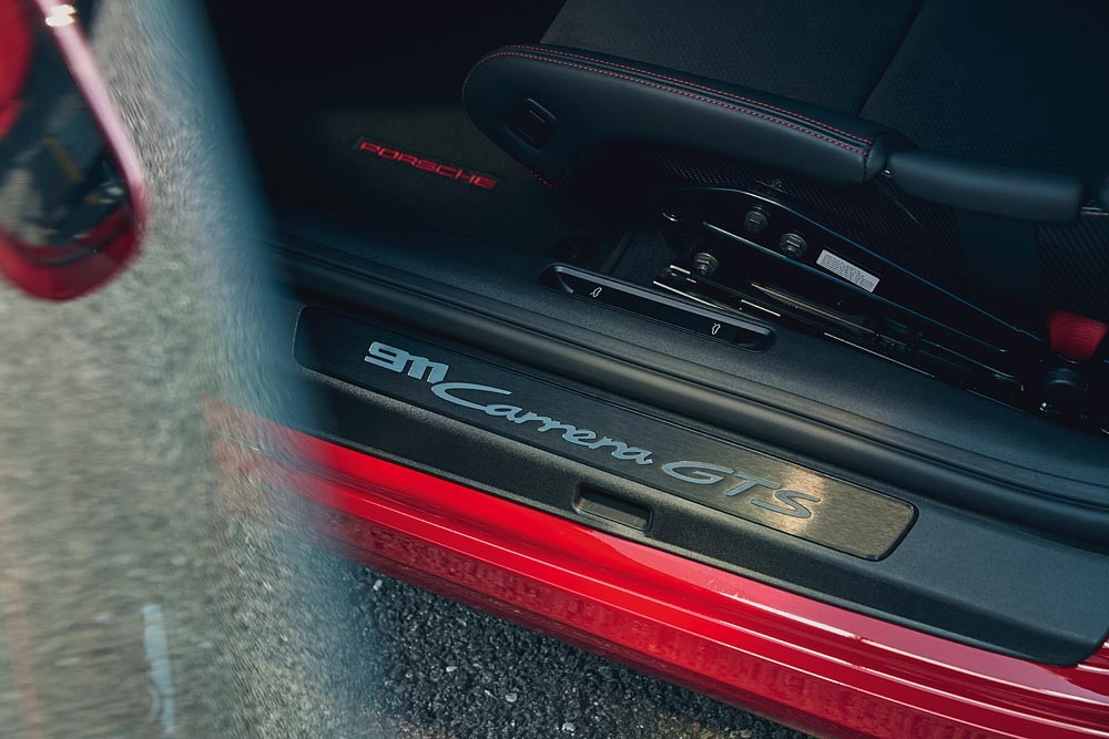 Porsche 911 GTS được bán tại Việt Nam với giá 8,8 tỷ đồng Porsche 911 GTS được bán tại Việt Nam với giá 8,8 tỷ đồng