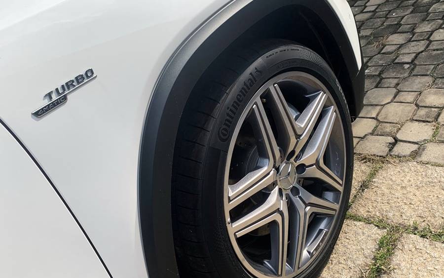 Cận cảnh Mercedes-AMG GLB 35 4Matic giá 2,69 tỷ đồng vừa về Việt Nam