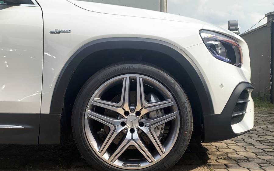 Cận cảnh Mercedes-AMG GLB 35 4Matic giá 2,69 tỷ đồng vừa về Việt Nam