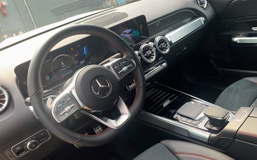 Cận cảnh Mercedes-AMG GLB 35 4Matic giá 2,69 tỷ đồng vừa về Việt Nam