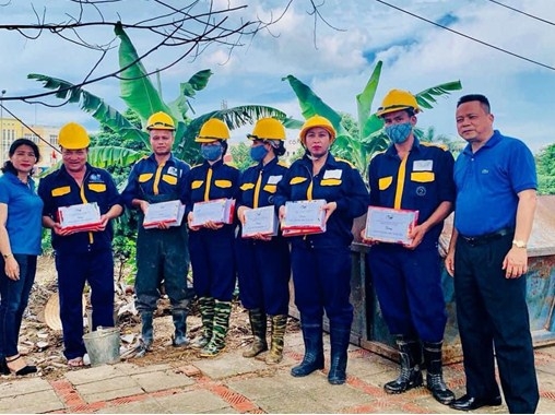 Công đoàn đồng hành cùng người lao động Công đoàn đồng hành cùng người lao động