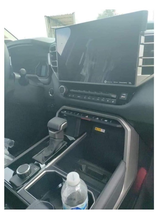 Hình ảnh thực tế bán tải Toyota Tundra 2022 sắp ra mắt cuối năm nay Hình ảnh thực tế bán tải Toyota Tundra 2022 sắp ra mắt cuối năm nay