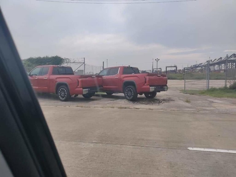 Hình ảnh thực tế bán tải Toyota Tundra 2022 sắp ra mắt cuối năm nay Hình ảnh thực tế bán tải Toyota Tundra 2022 sắp ra mắt cuối năm nay