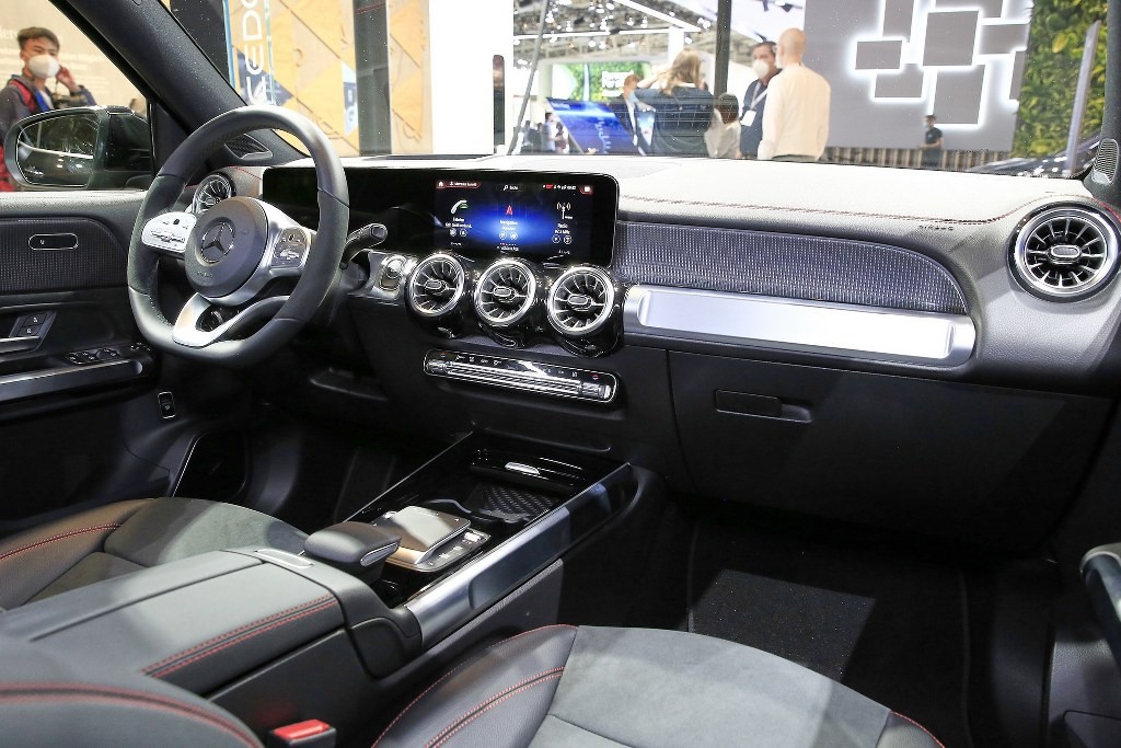 Xe điện Mercedes EQB ra mắt Xe điện Mercedes EQB ra mắt