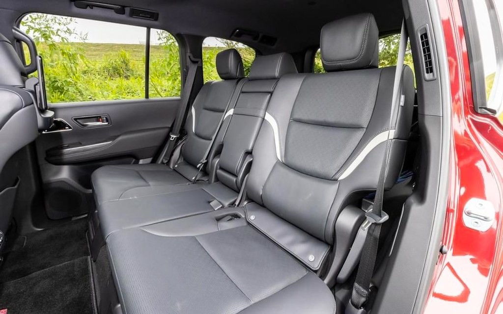 Hình thực tế Toyota Land Cruiser GR Sport 2022 tại Nhật Bản