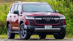 Hình thực tế Toyota Land Cruiser GR Sport 2022 tại Nhật Bản