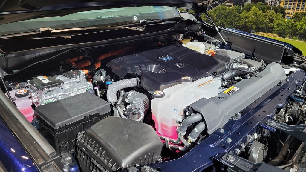 Toyota Tundra 2022 ra mắt, cạnh tranh với Ford F-150 Toyota Tundra 2022 ra mắt, cạnh tranh với Ford F-150