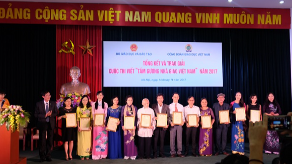 Ngọn hải đăng rực rỡ