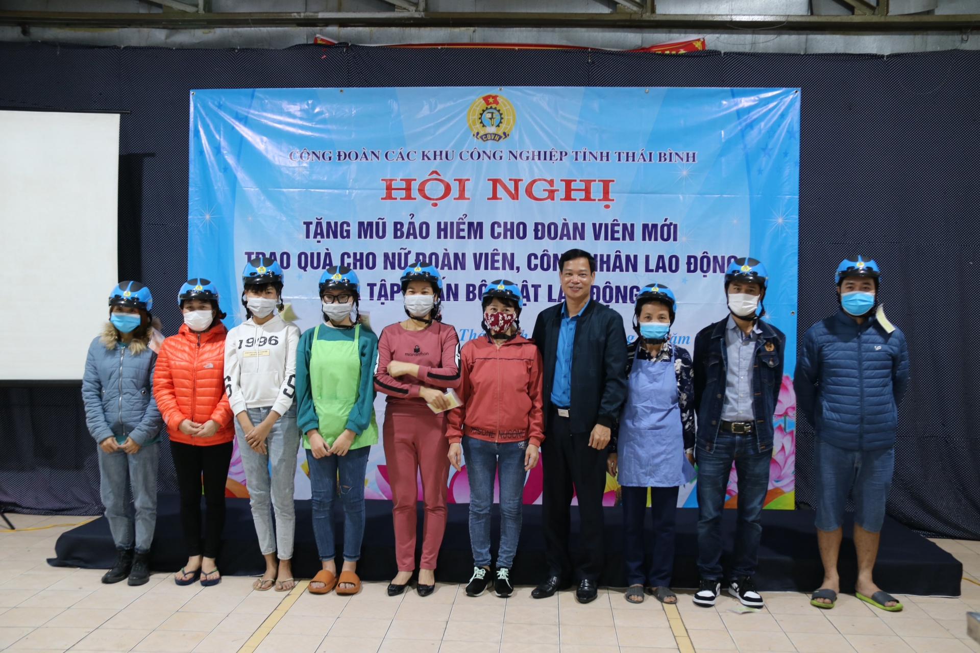 Thái Bình: Truyền thông về an toàn giao thông cho 400 công nhân, lao động Thái Bình: Truyền thông về an toàn giao thông cho 400 công nhân, lao động