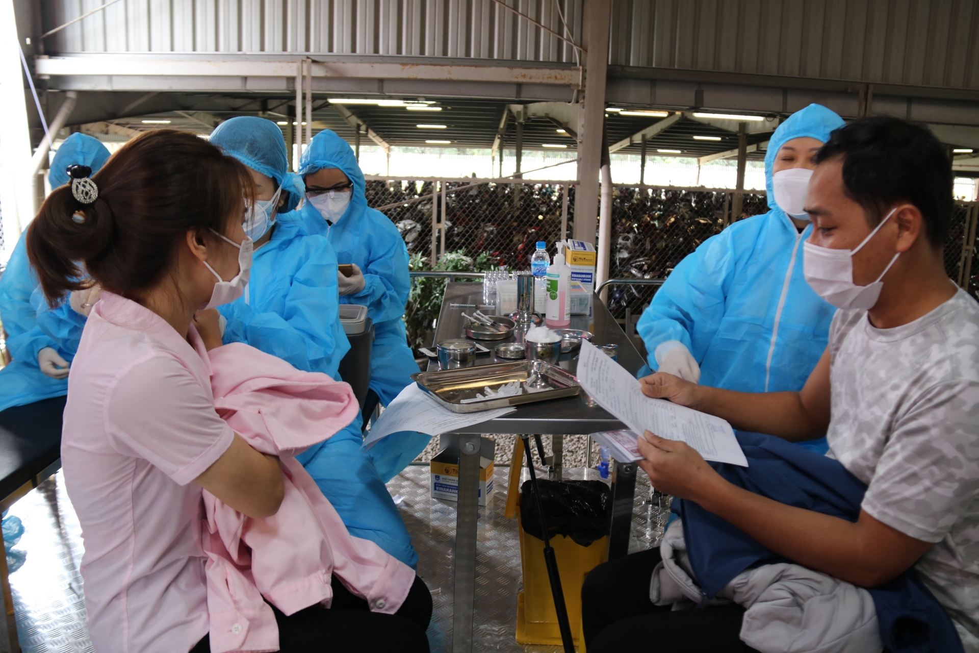 Thái Bình: Đẩy mạnh tiêm vắc xin cho công nhân lao động để đảm bảo sản xuất