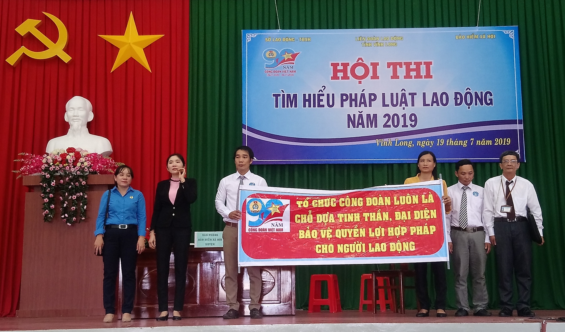 doi moi cham lo nguoi lao dong bang moi cong doan co so mot loi ich doan vien