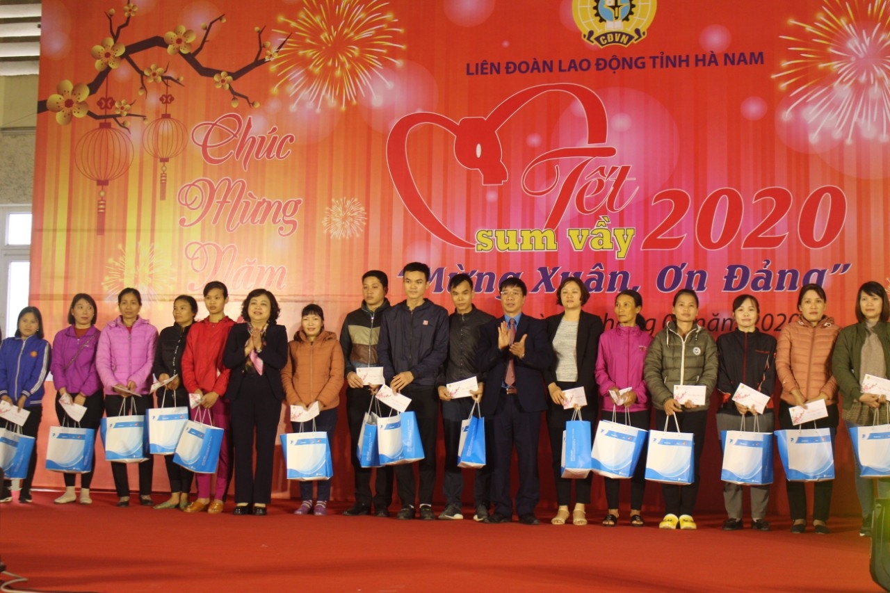 1000 cong nhan lao dong tham du chuong trinh tet sum vay