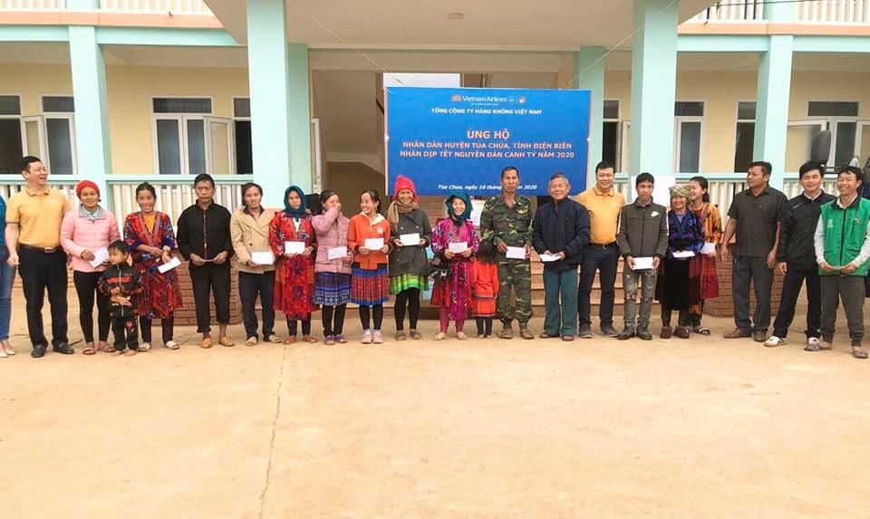 tam long nguoi lao dong vietnam airlines huong ve dong bao vung cao