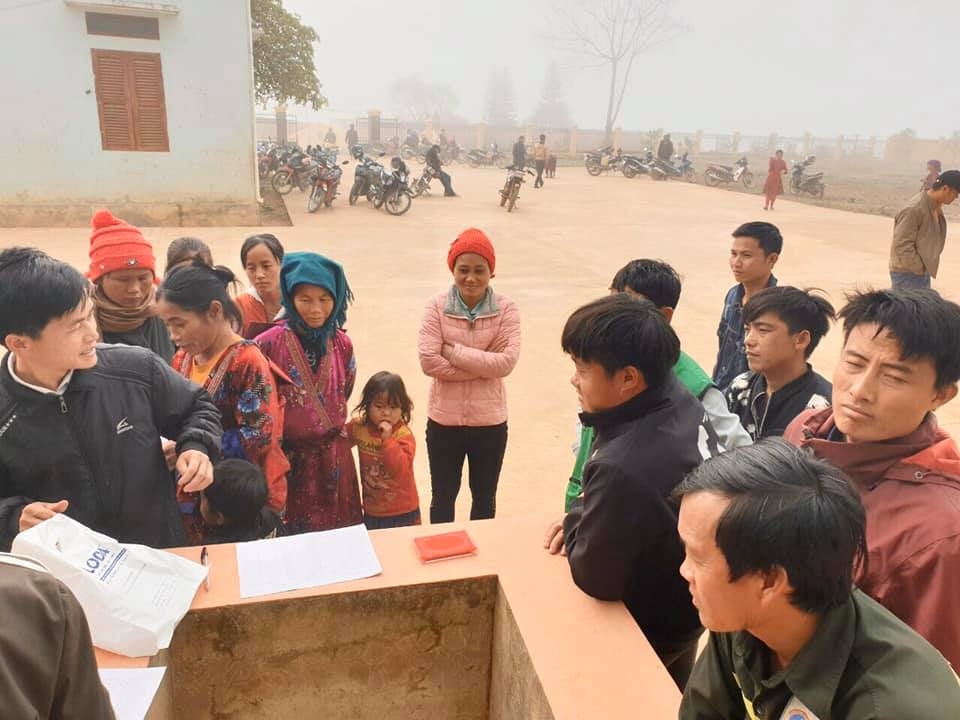 tam long nguoi lao dong vietnam airlines huong ve dong bao vung cao