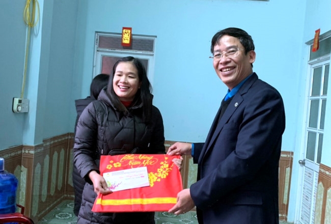 Chăm lo Tết để nhà giáo tin tưởng, gắn bó với nghề cham lo tet de nha giao tin tuong gan bo voi nghe