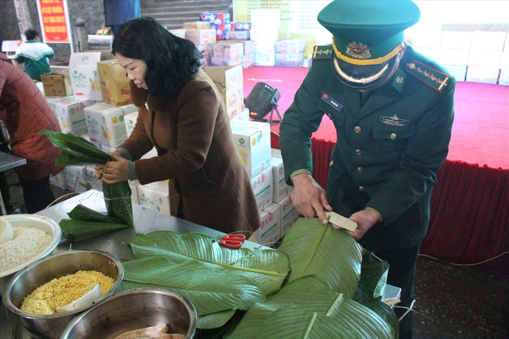 Chăm lo Tết để nhà giáo tin tưởng, gắn bó với nghề cham lo tet de nha giao tin tuong gan bo voi nghe