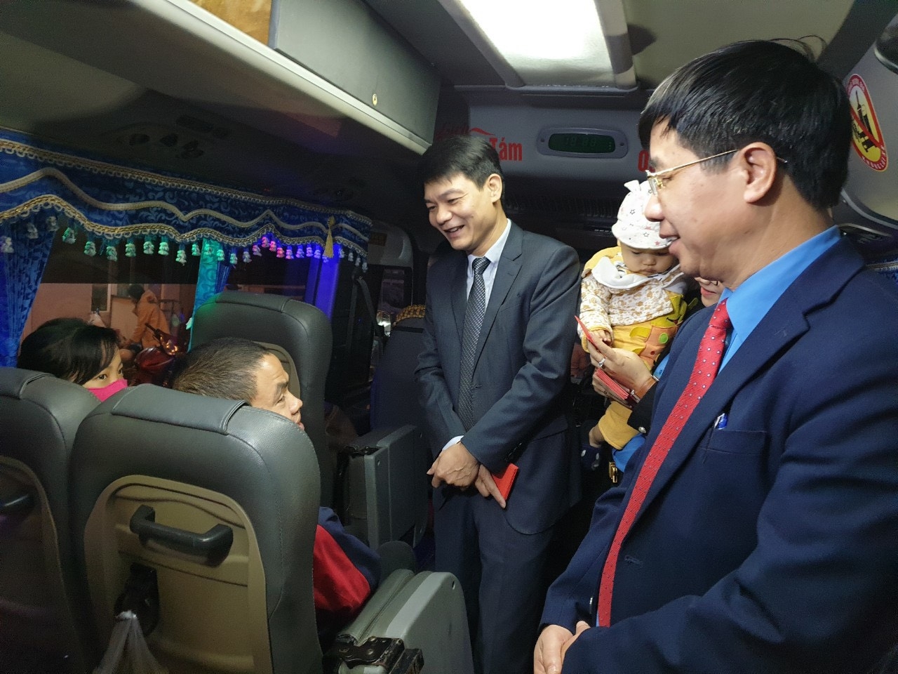 1.520 công nhân lao động xa nhà không còn 'thấp thỏm' xe về quê đón Tết 1520 cong nhan lao dong tinh xa khong con thap thom xe ve que don tet