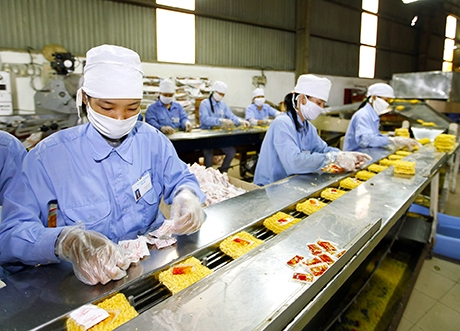 Doanh nghiệp phải bù thêm tiền lãi nếu chậm lương người lao động