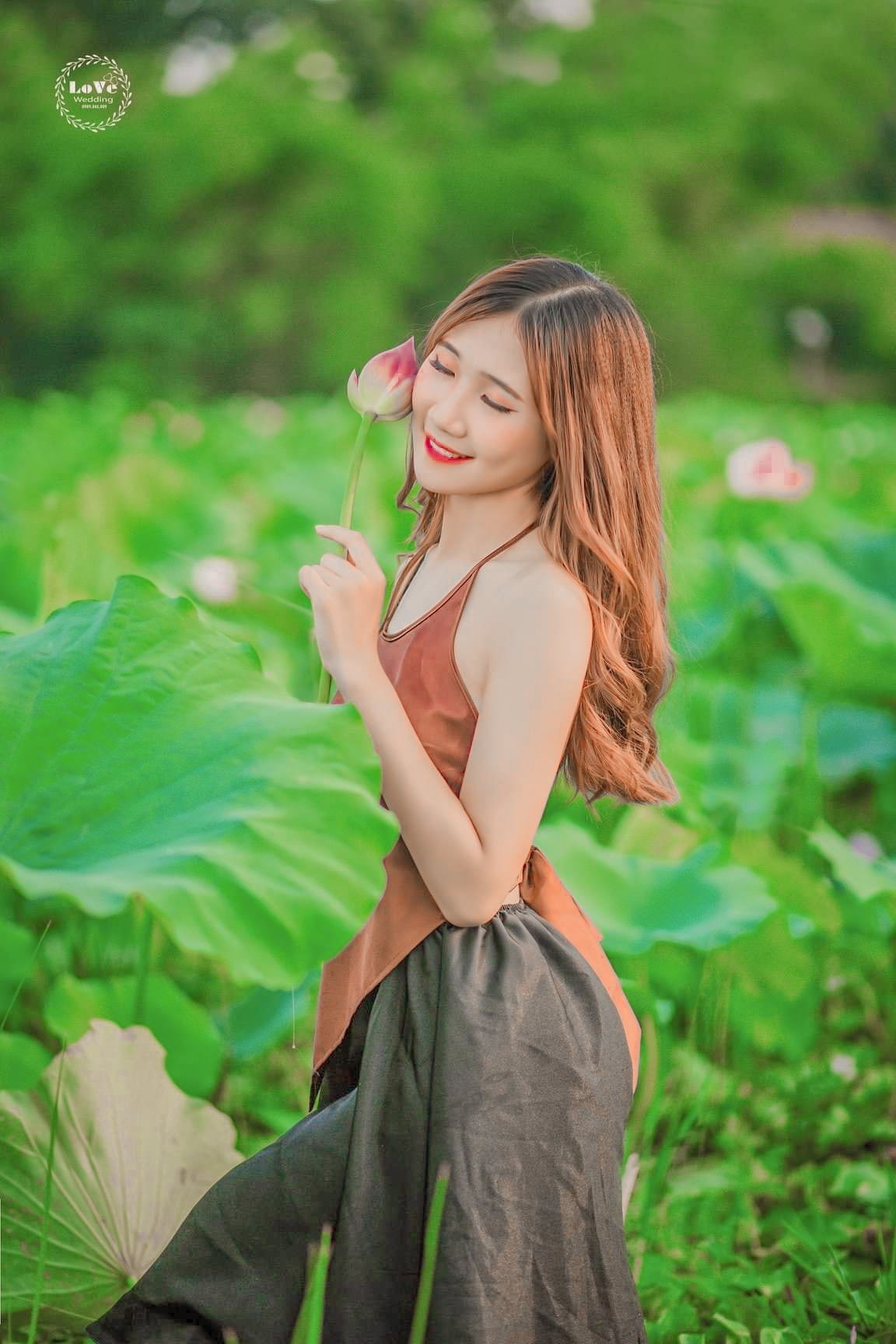 Đầm sen trong suy nghĩ của “Trai xinh - Gái đẹp các Khu công nghiệp” Đầm sen trong suy nghĩ của “Trai xinh - Gái đẹp các Khu công nghiệp”