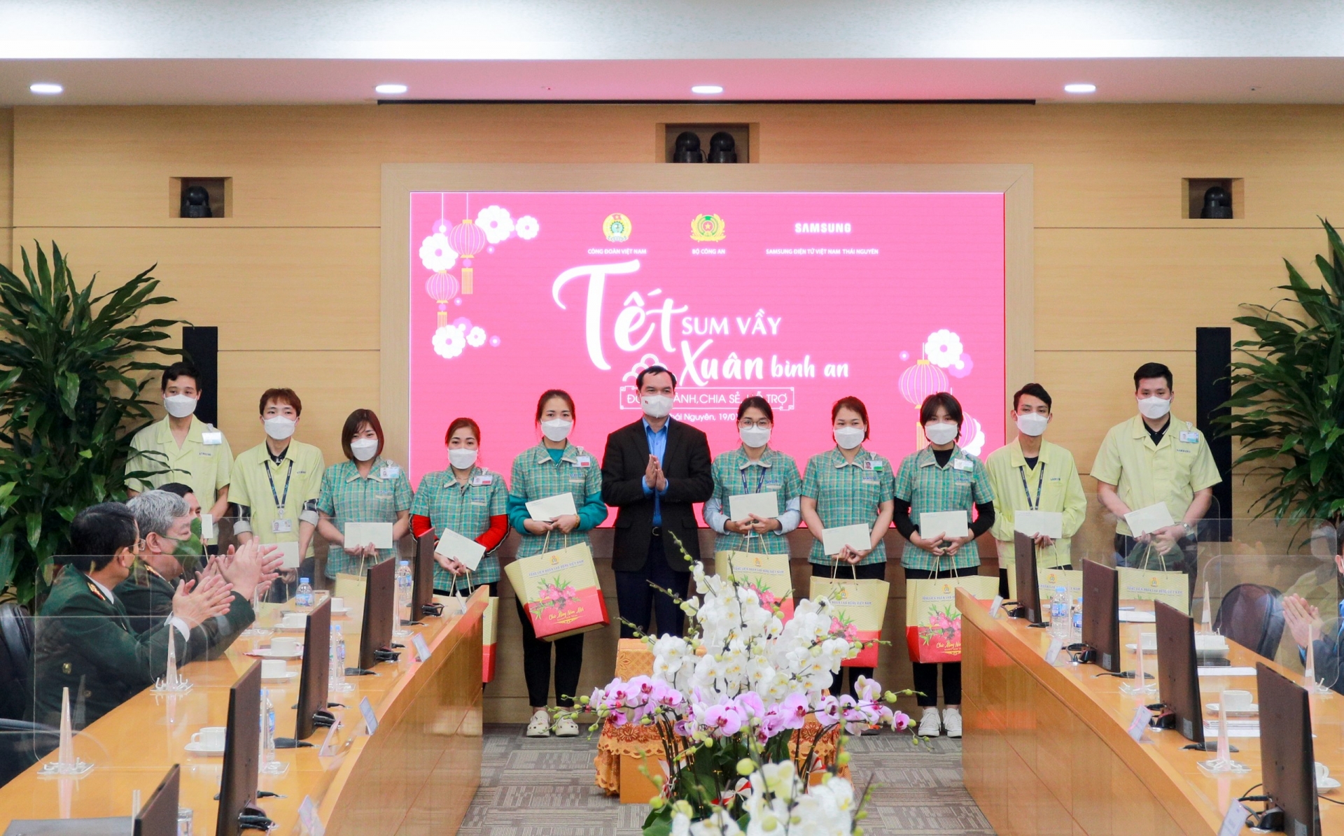 Đề nghị Samsung Việt Nam tạo điều kiện để lao động nữ xây dựng hạnh phúc gia đình