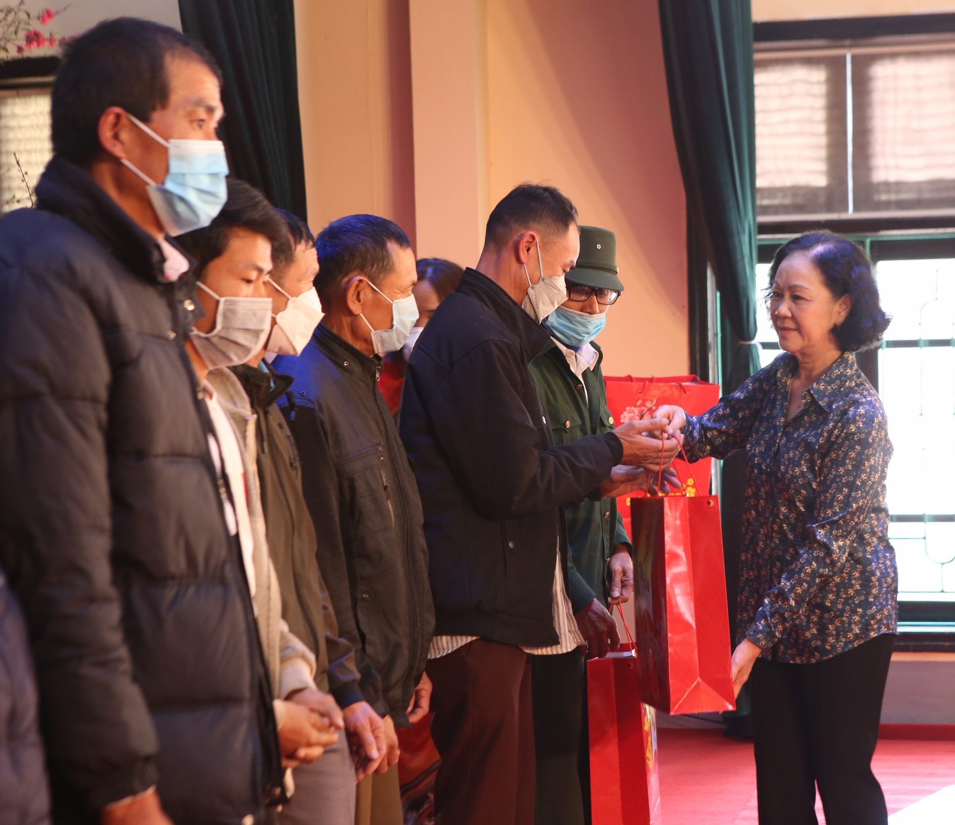 “Vợ con tôi sẽ rất hạnh phúc khi nhận quà Tết của lãnh đạo Đảng, Nhà nước, Công đoàn”