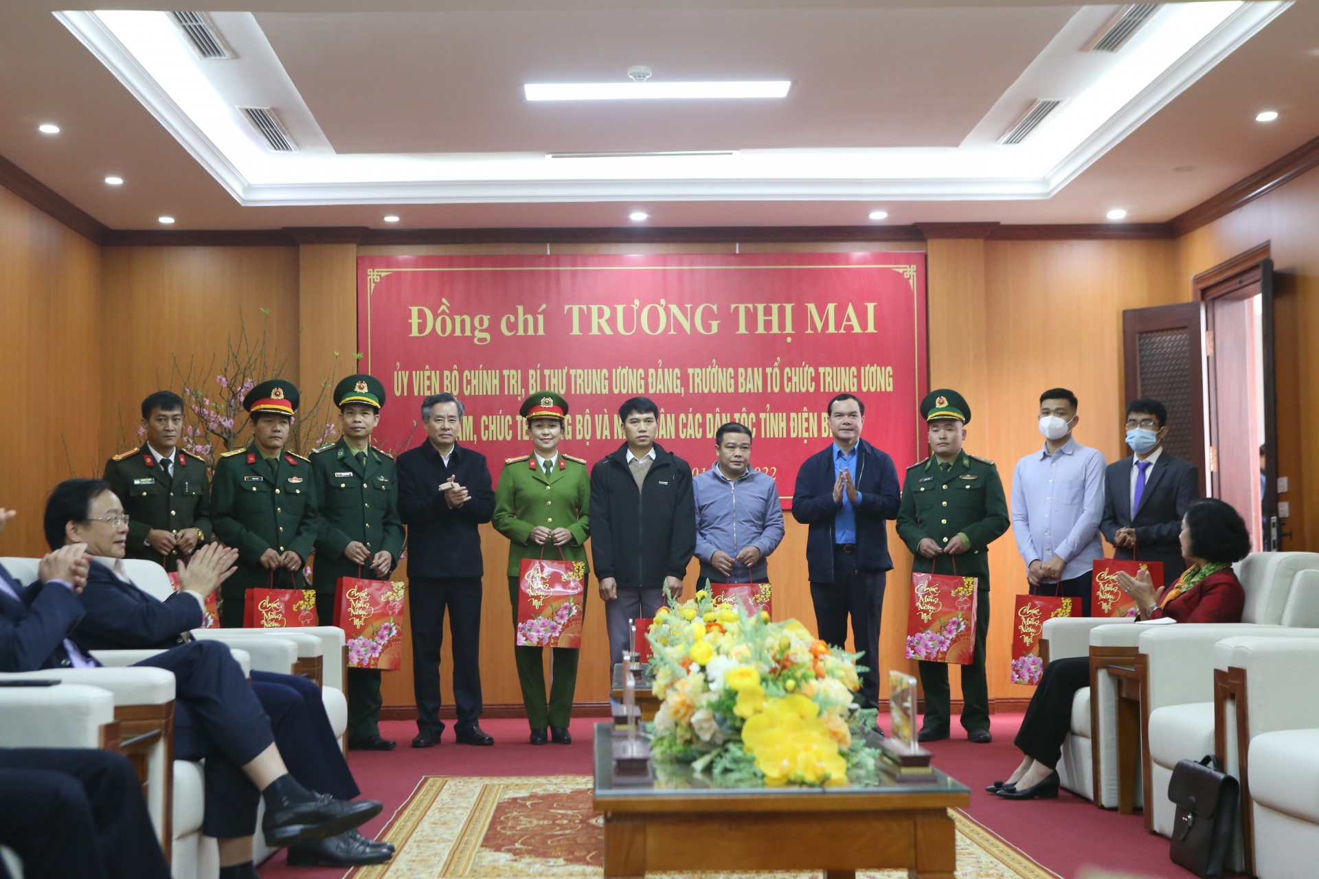 Chủ tịch Tổng LĐLĐ Việt Nam thăm và chúc Tết LĐLĐ tỉnh Điện Biên