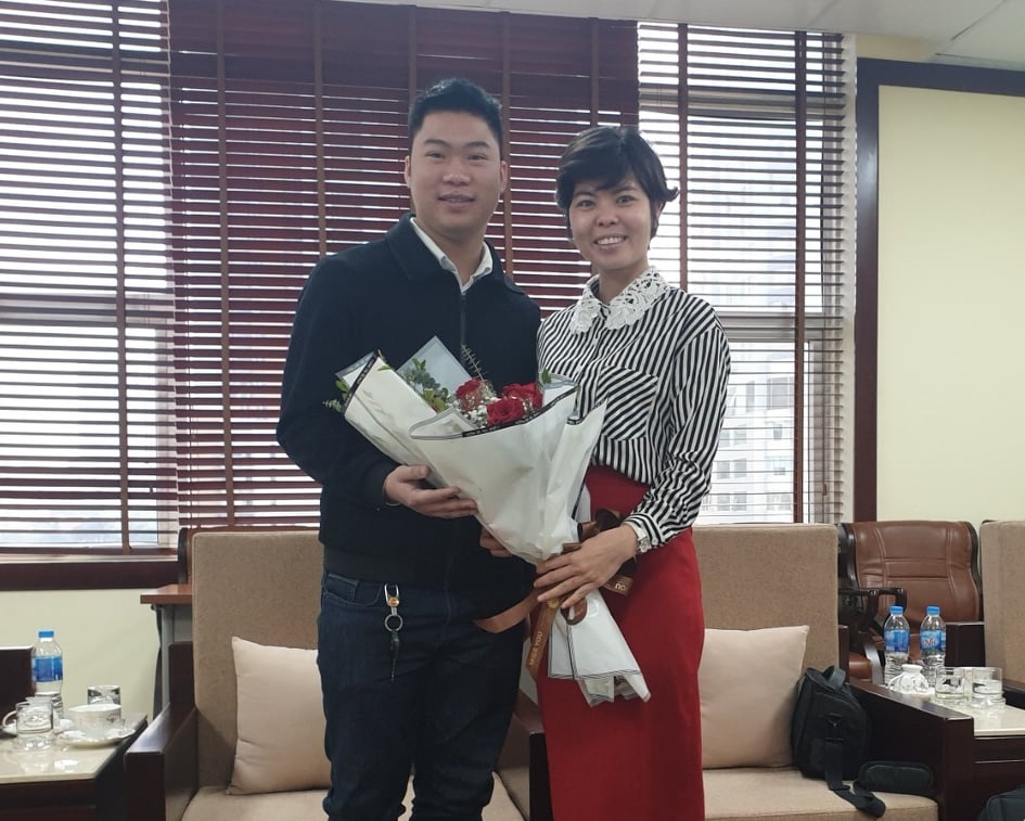 nam dieu duong tren chuyen bay tu vu han chia se chuyen nghe trong dich covid 19