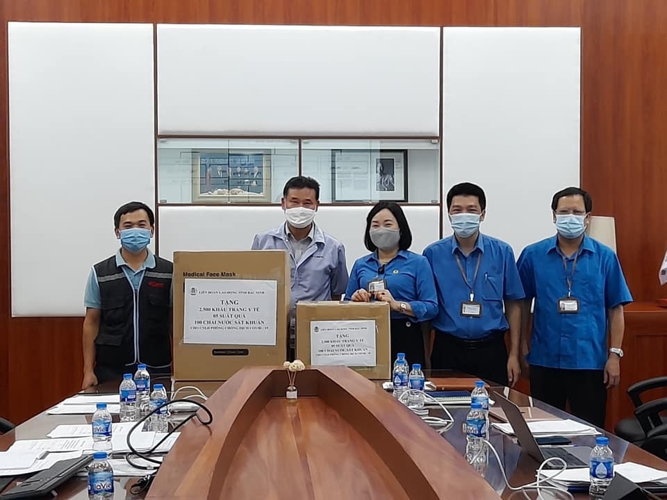 Tặng 5.000 quả trứng gà cho công nhân Hải Dương phải cách ly vì Covid-19