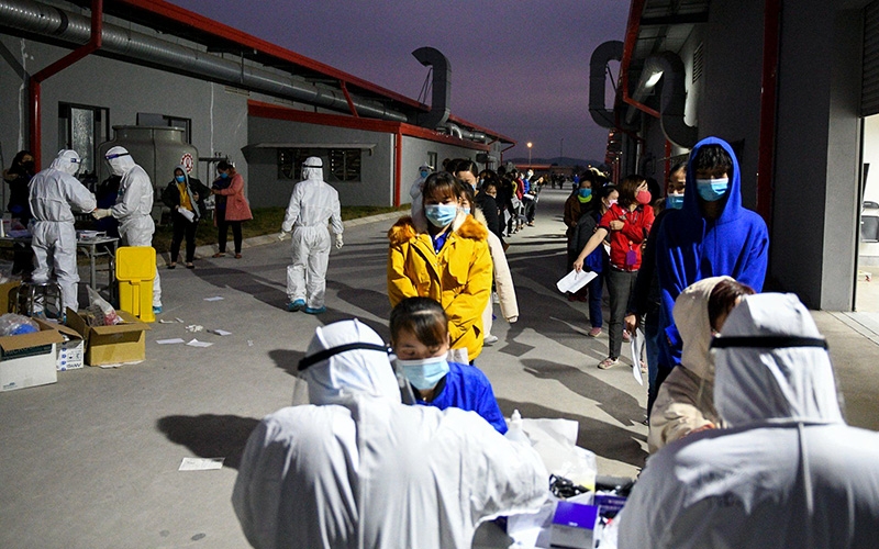 Công nhân phải khai báo y tế khi trở lại Hà Nội làm việc sau Tết Công nhân phải khai báo y tế khi trở lại Hà Nội làm việc sau Tết