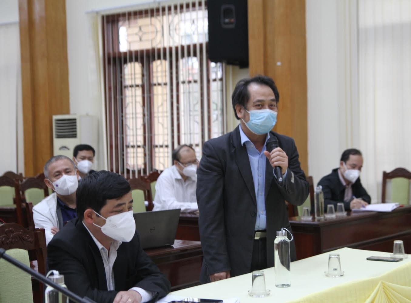 Bác sĩ nơi tâm dịch: “Tôi không chống dịch bằng phát ngôn”