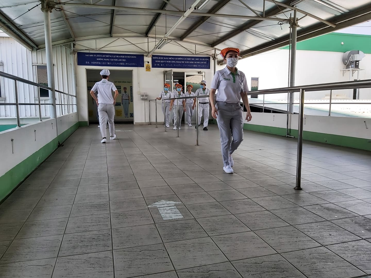 Đâu là cách phòng, chống dịch Covid-19 đúng tại ký túc xá và nơi làm việc