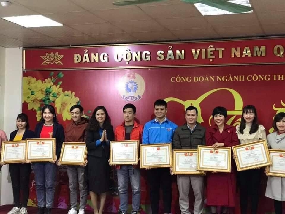 Vươn lên trở thành một trong 10 công nhân có thu nhập cao nhất Vươn lên trở thành một trong 10 công nhân có thu nhập cao nhất