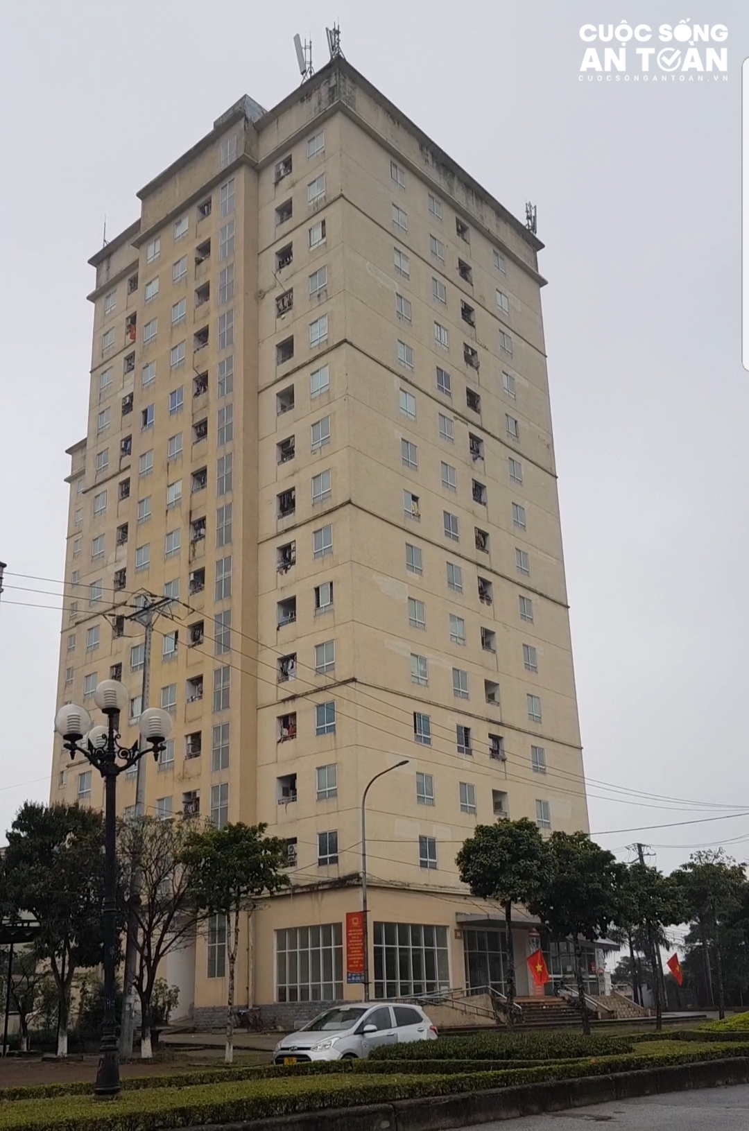 Sự cố công trình tại Khu nhà ở công nhân Kim Chung...chờ giải quyết! Sự cố công trình tại Khu nhà ở công nhân Kim Chung...chờ giải quyết!