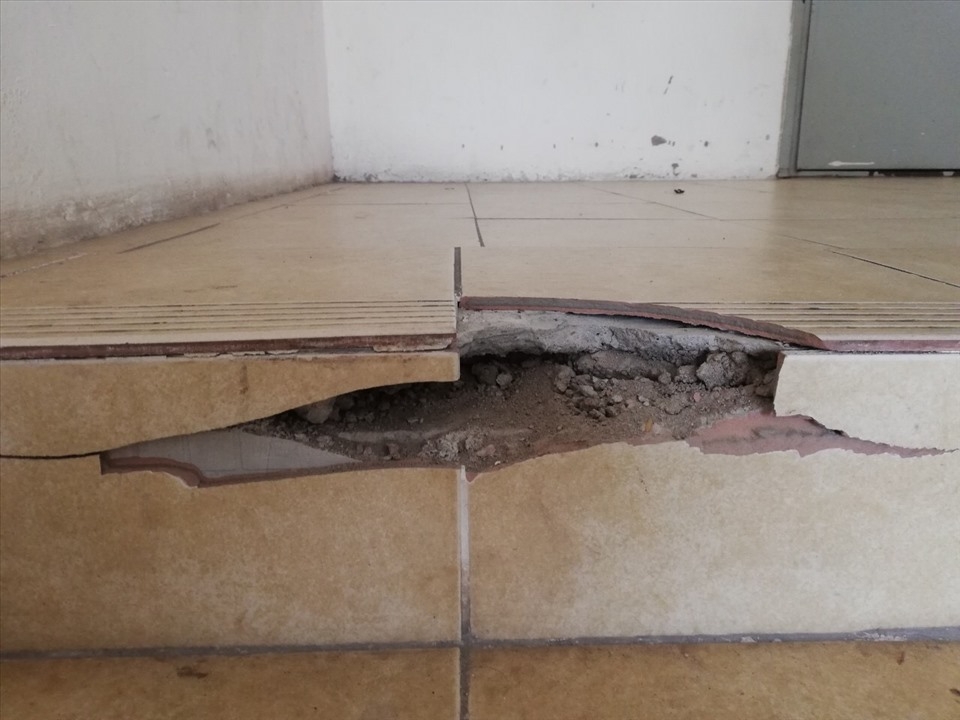 Đề nghị sớm giải quyết sự cố công trình ở Khu nhà ở công nhân Kim Chung Đề nghị sớm giải quyết sự cố công trình ở Khu nhà ở công nhân Kim Chung