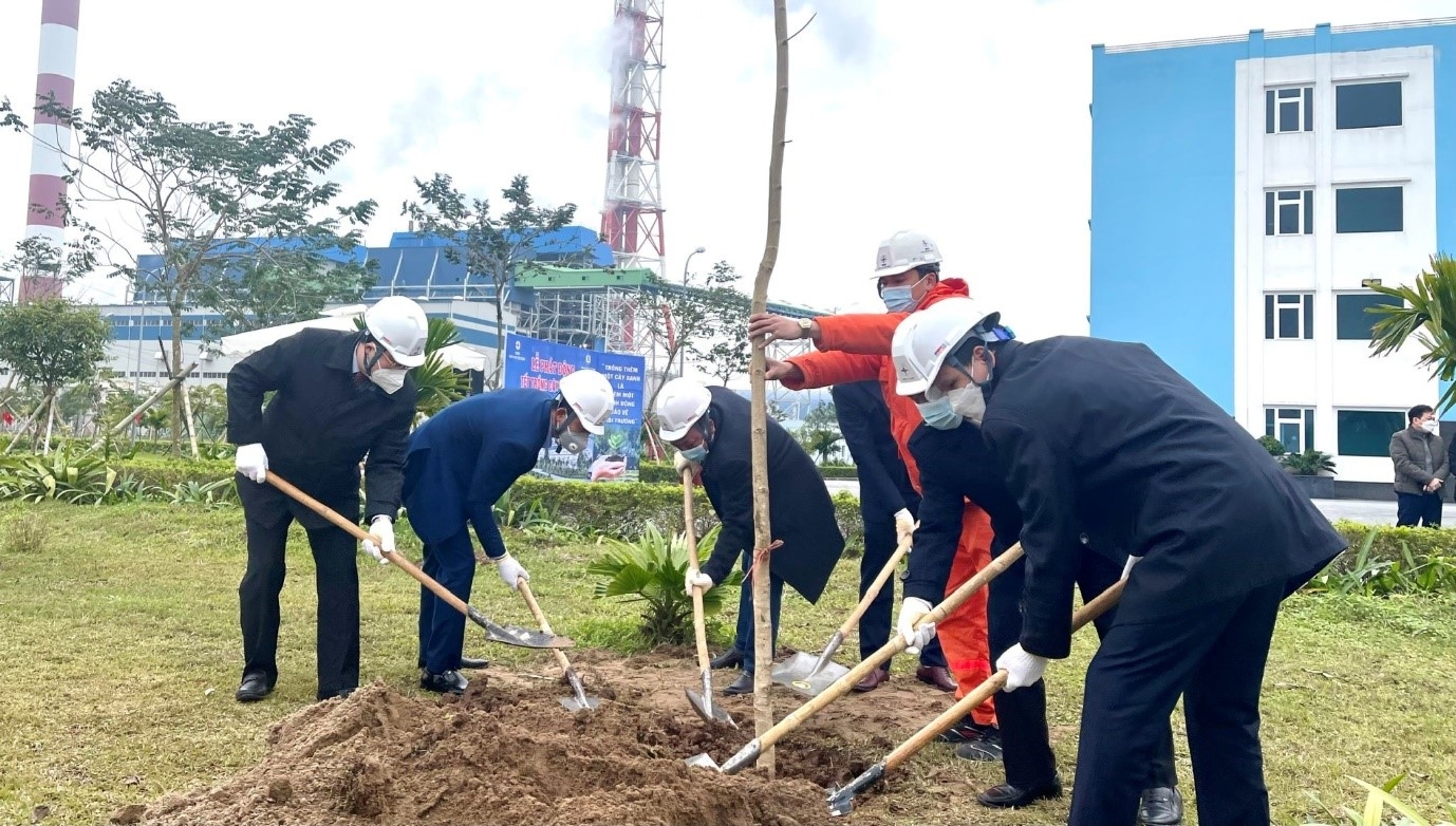 Công đoàn Điện lực Việt Nam phát động Công đoàn Điện lực Việt Nam phát động