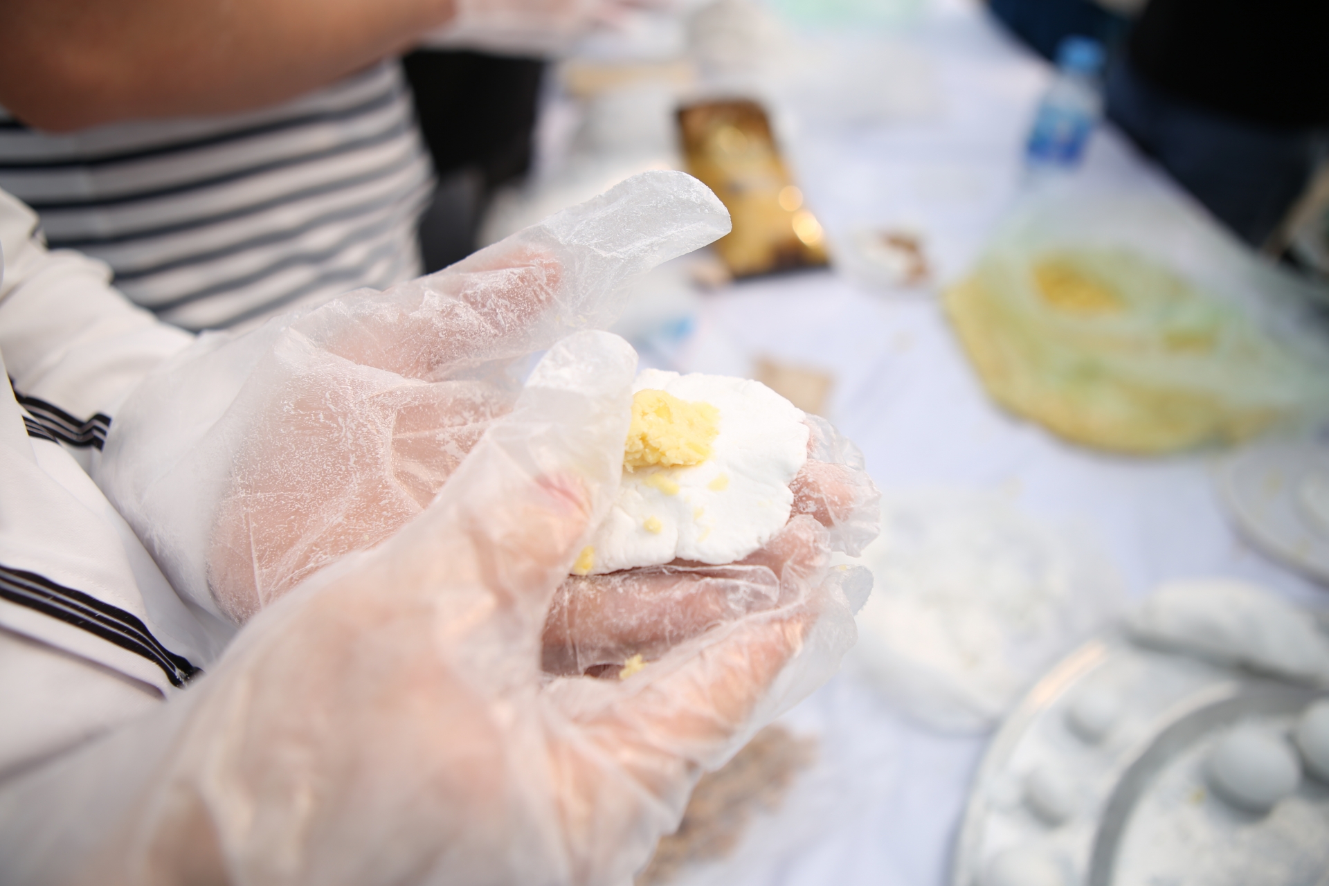 banh troi banh chay va tinh quan dan trong khu cach ly quan doi