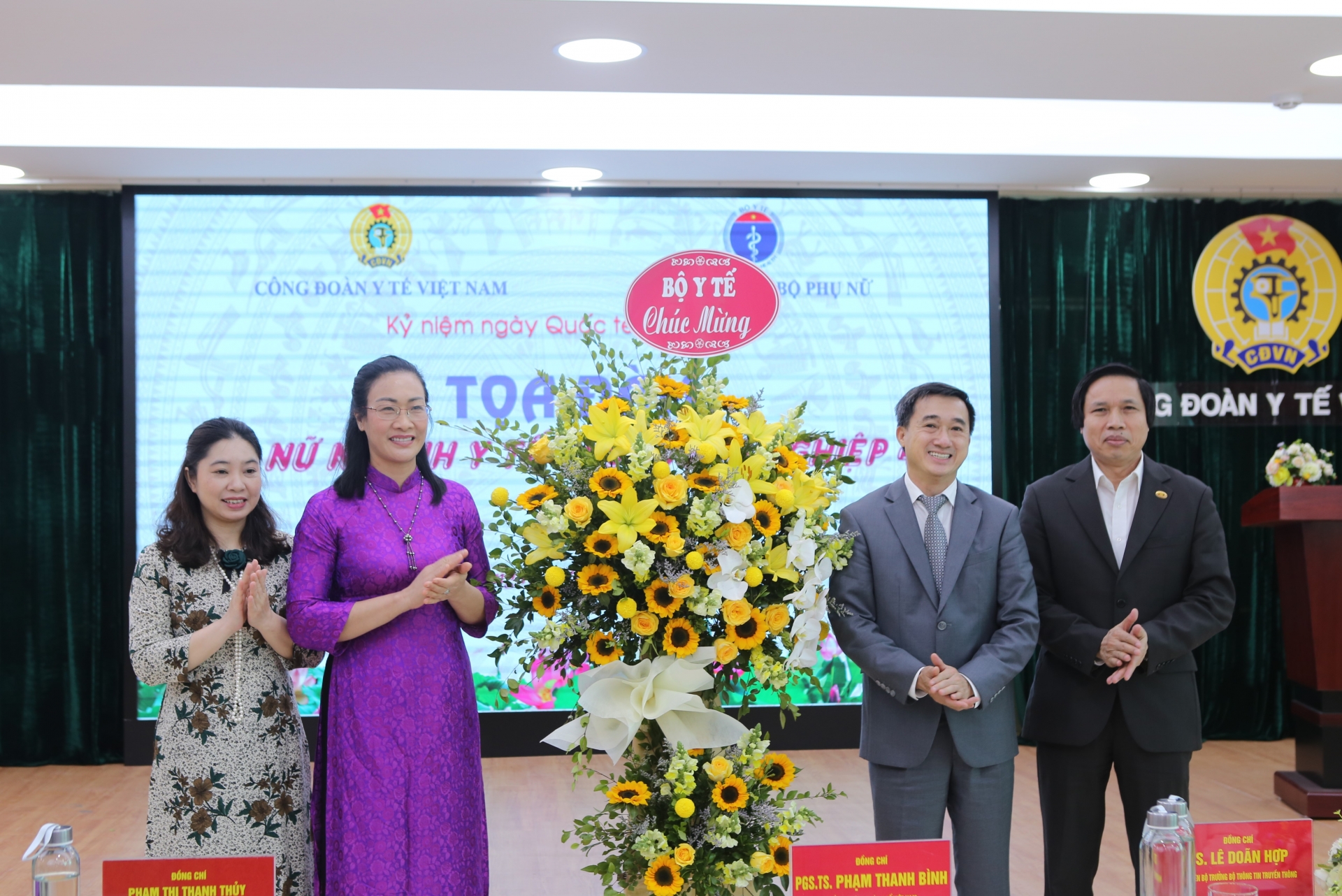 “Cảm ơn tổ chức Công đoàn đã đồng hành cùng ngành Y tế chăm lo cho người lao động”