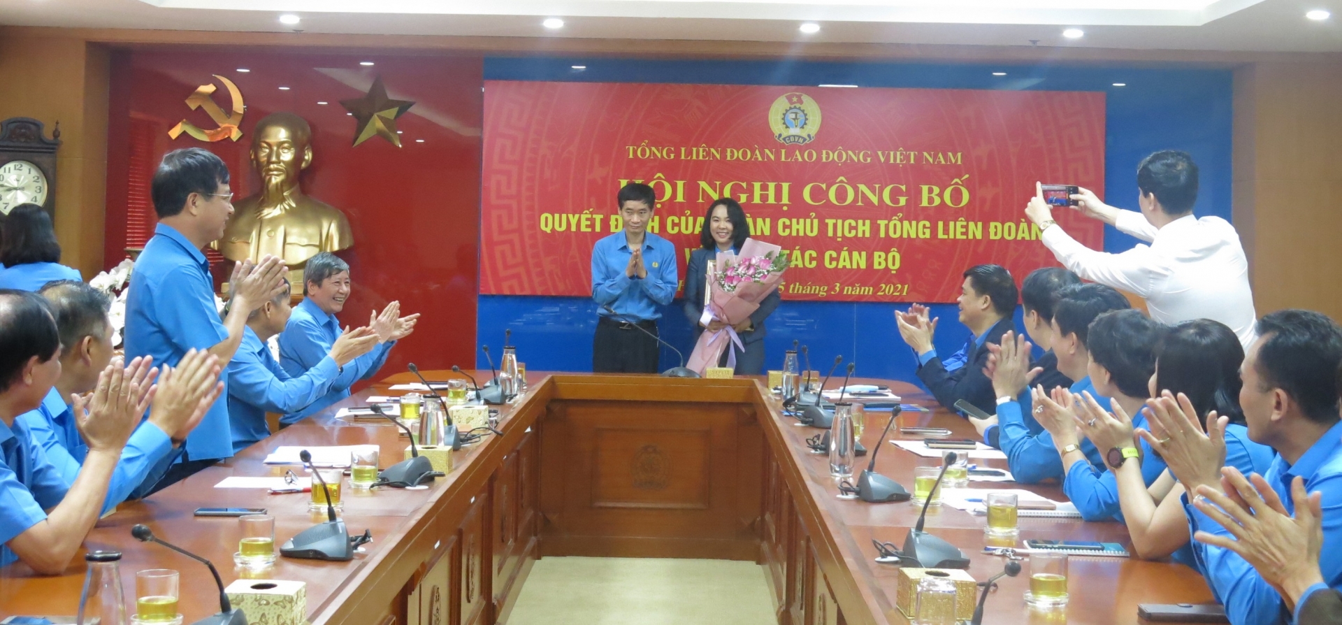 Tổng liên đoàn công bố quyết định Quyền Trưởng ban Tuyên giáo và ban Quan hệ Lao động