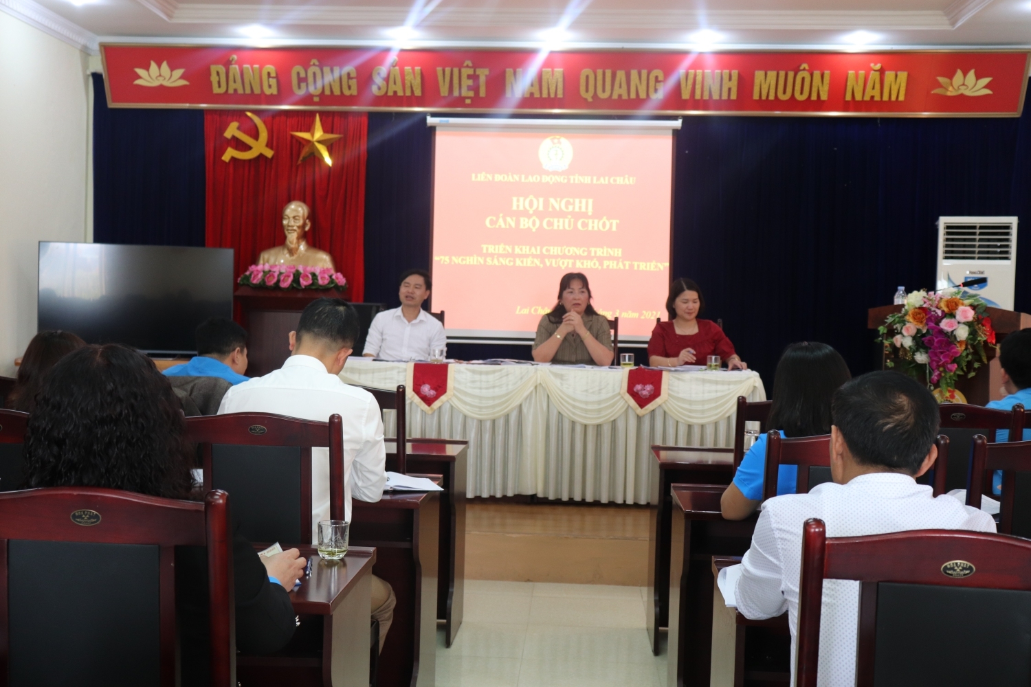 Lai Châu hưởng ứng Chương trình “75.000 sáng kiến vượt khó, phát triển” Lai Châu hưởng ứng Chương trình “75.000 sáng kiến vượt khó, phát triển”