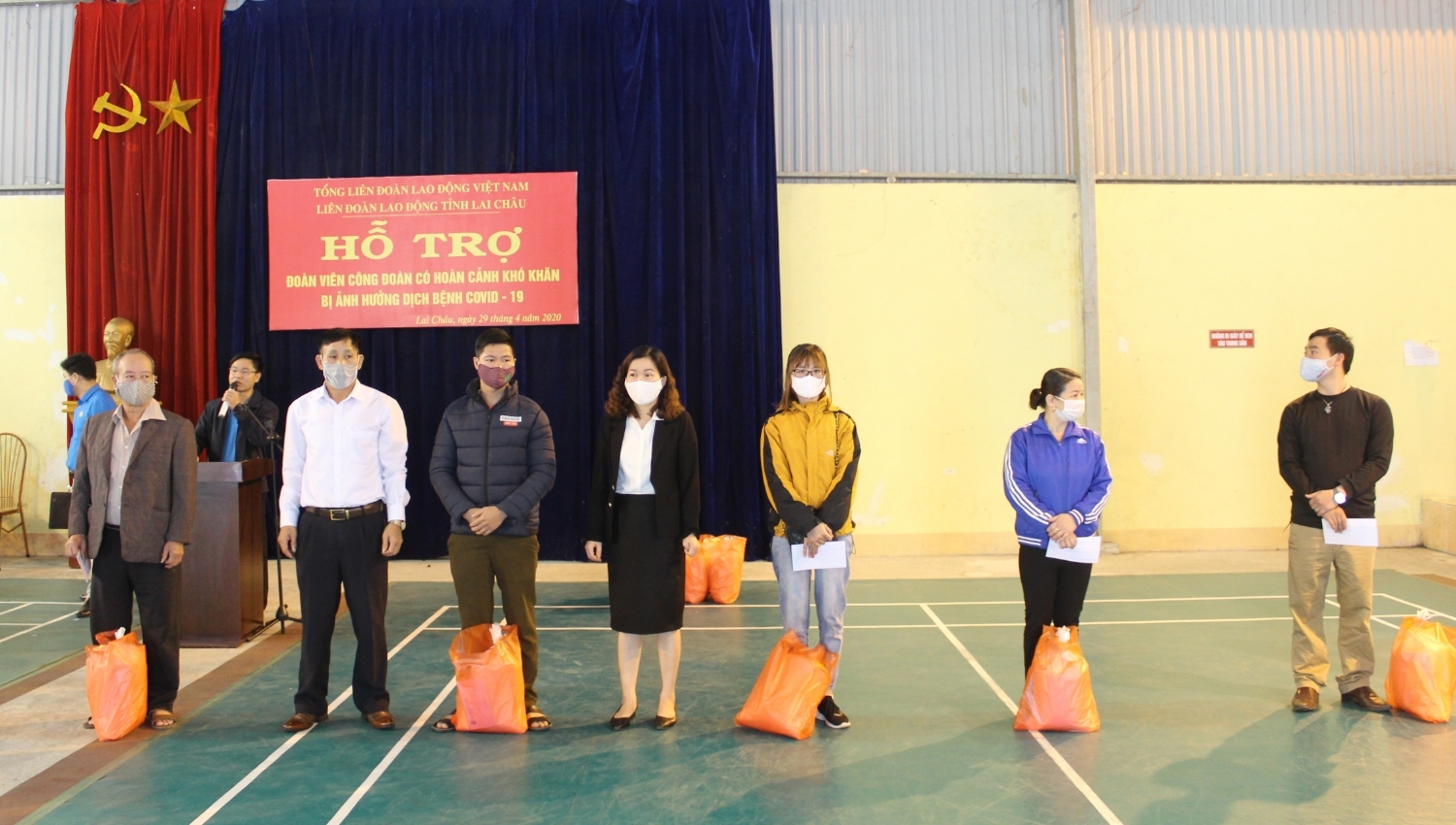 Lai Châu hưởng ứng Chương trình “75.000 sáng kiến vượt khó, phát triển” Lai Châu hưởng ứng Chương trình “75.000 sáng kiến vượt khó, phát triển”