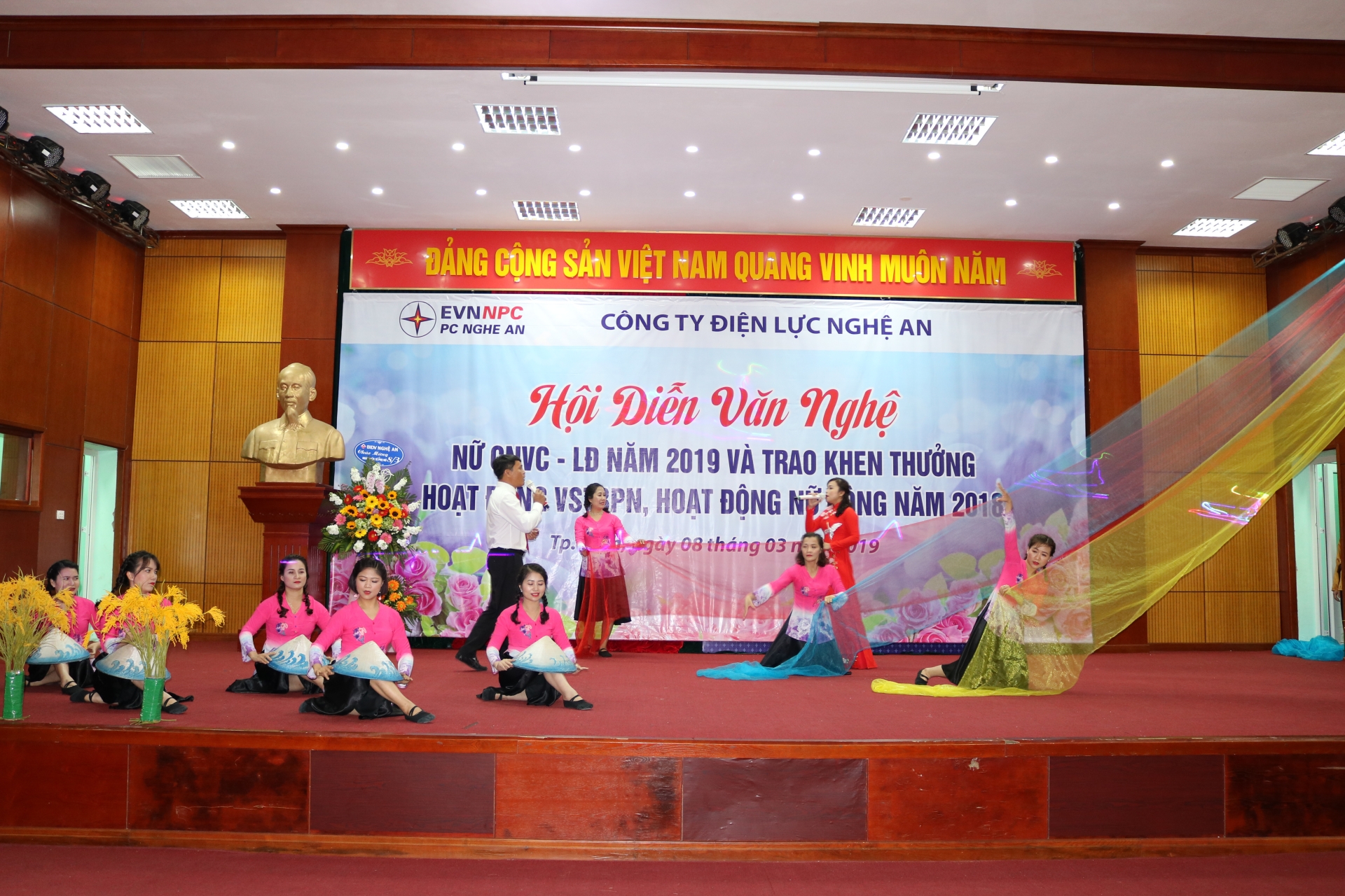 “Những câu chuyện về nữ cán bộ, công nhân viên Điện lực sẽ được lưu giữ đến mai sau”