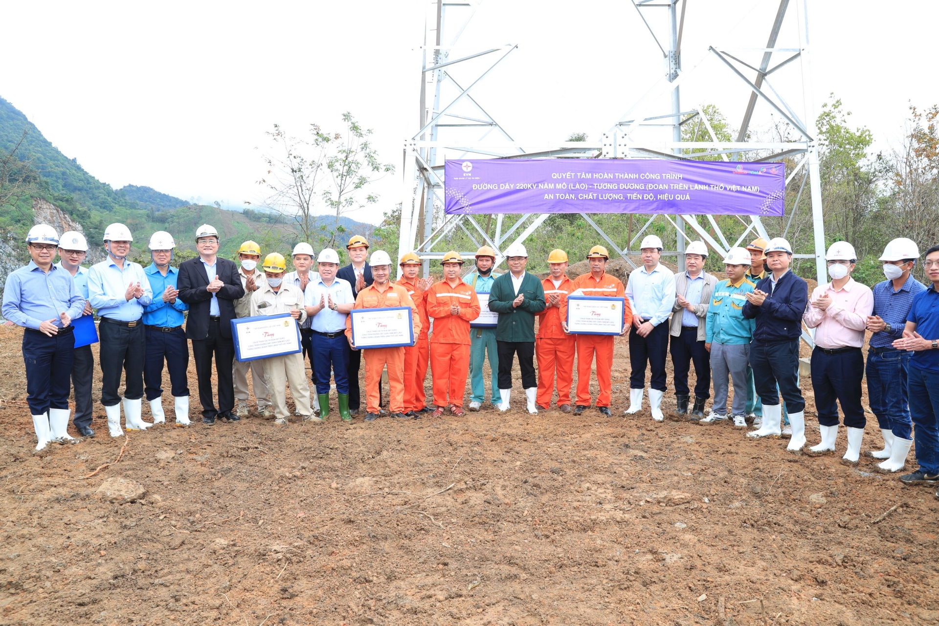 Đảm bảo an toàn, chất lượng, tiến độ dự án đường dây 220kV Nậm Mô - Tương Dương Đảm bảo an toàn, chất lượng, tiến độ dự án đường dây 220kV Nậm Mô - Tương Dương