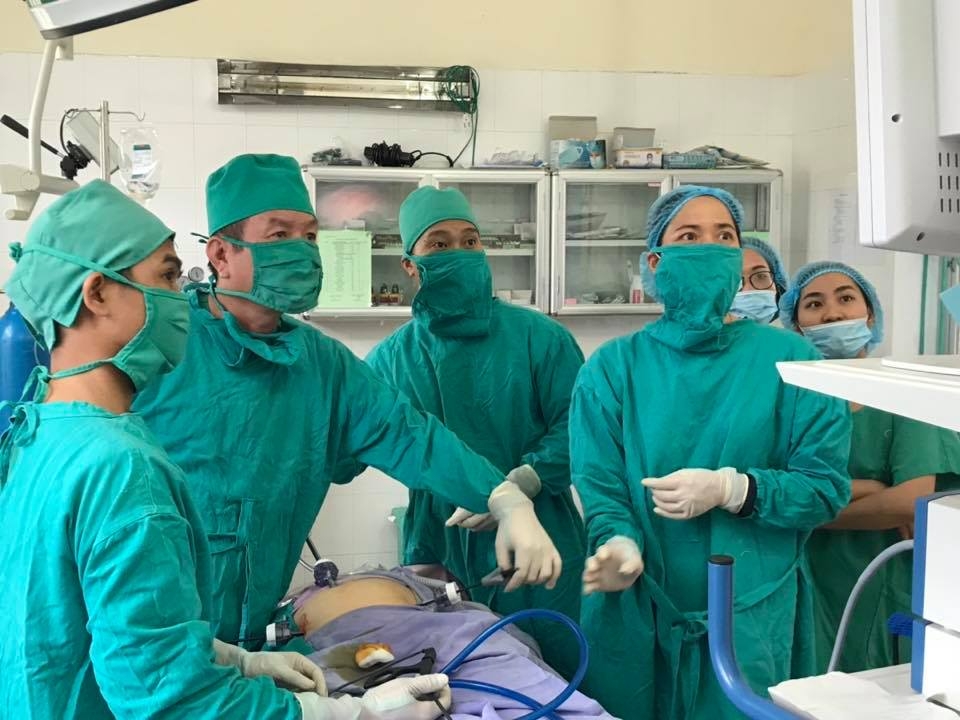 Tình yêu thầm lặng của người vợ có chồng là bác sĩ chống Covid-19