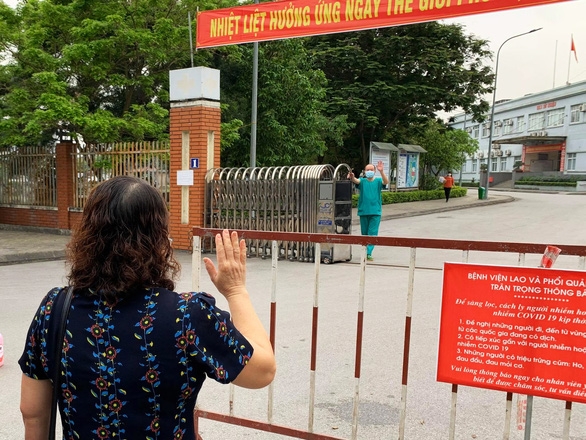 Tình yêu thầm lặng của người vợ có chồng là bác sĩ chống Covid-19 tinh yeu tham lang cua nguoi vo co chong la bac si chong covid 19