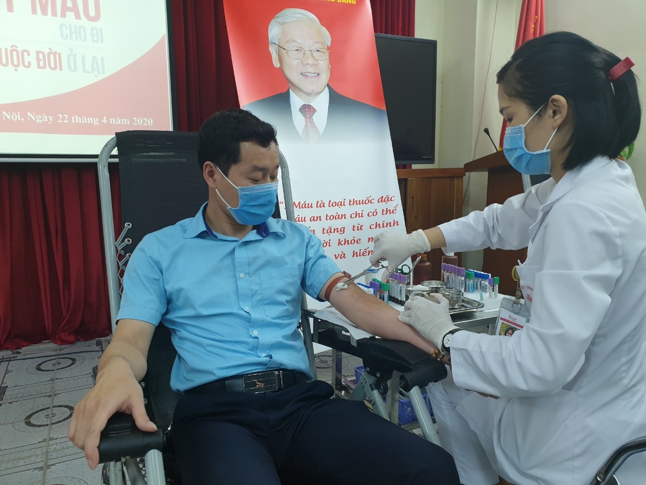 van phong trung uong dang huong ung loi keu goi cua tong bi thu chu tich nuoc