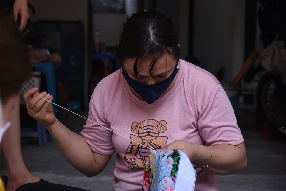 “Bỏ nghề giáo làm công nhân, ba em nói đó là quyết định sai lầm!”