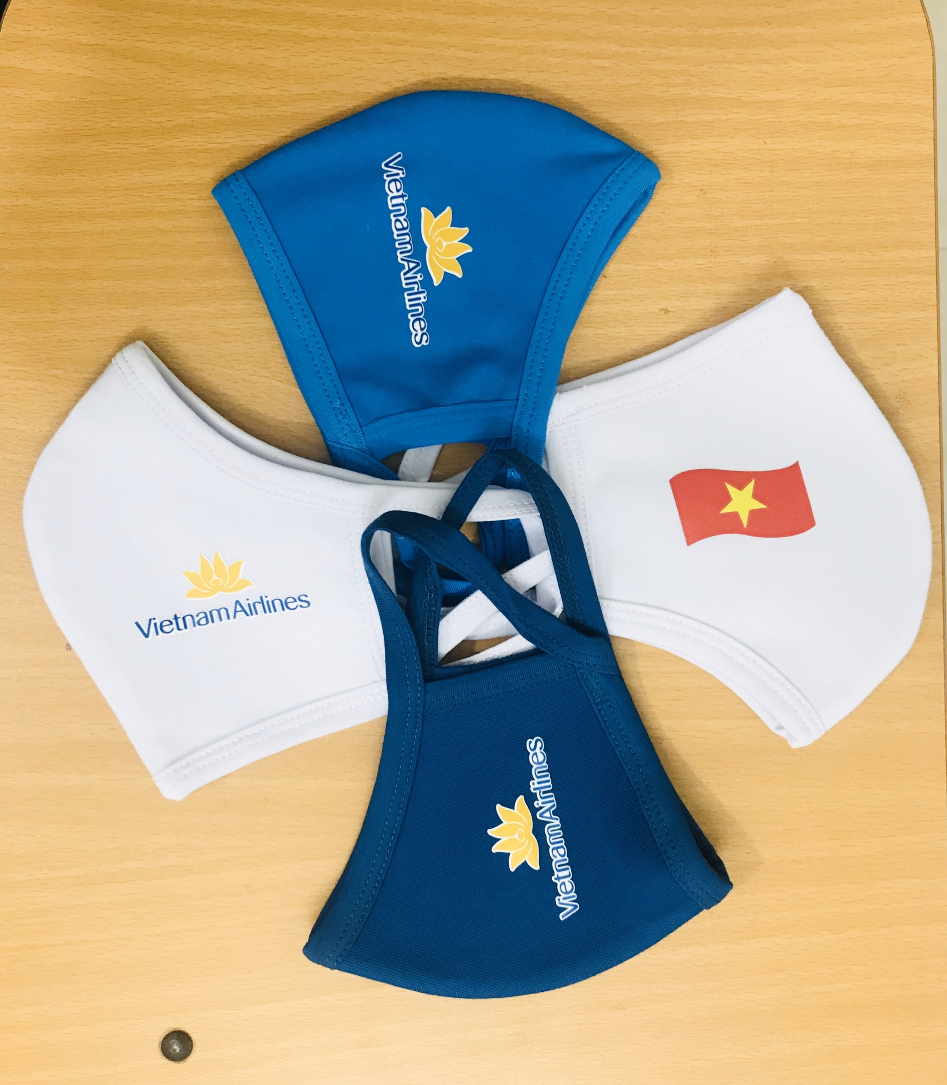 Chiếc khẩu trang gửi gắm tâm tình của người lao động chiec khau trang gui gam tam tinh cua nguoi lao dong