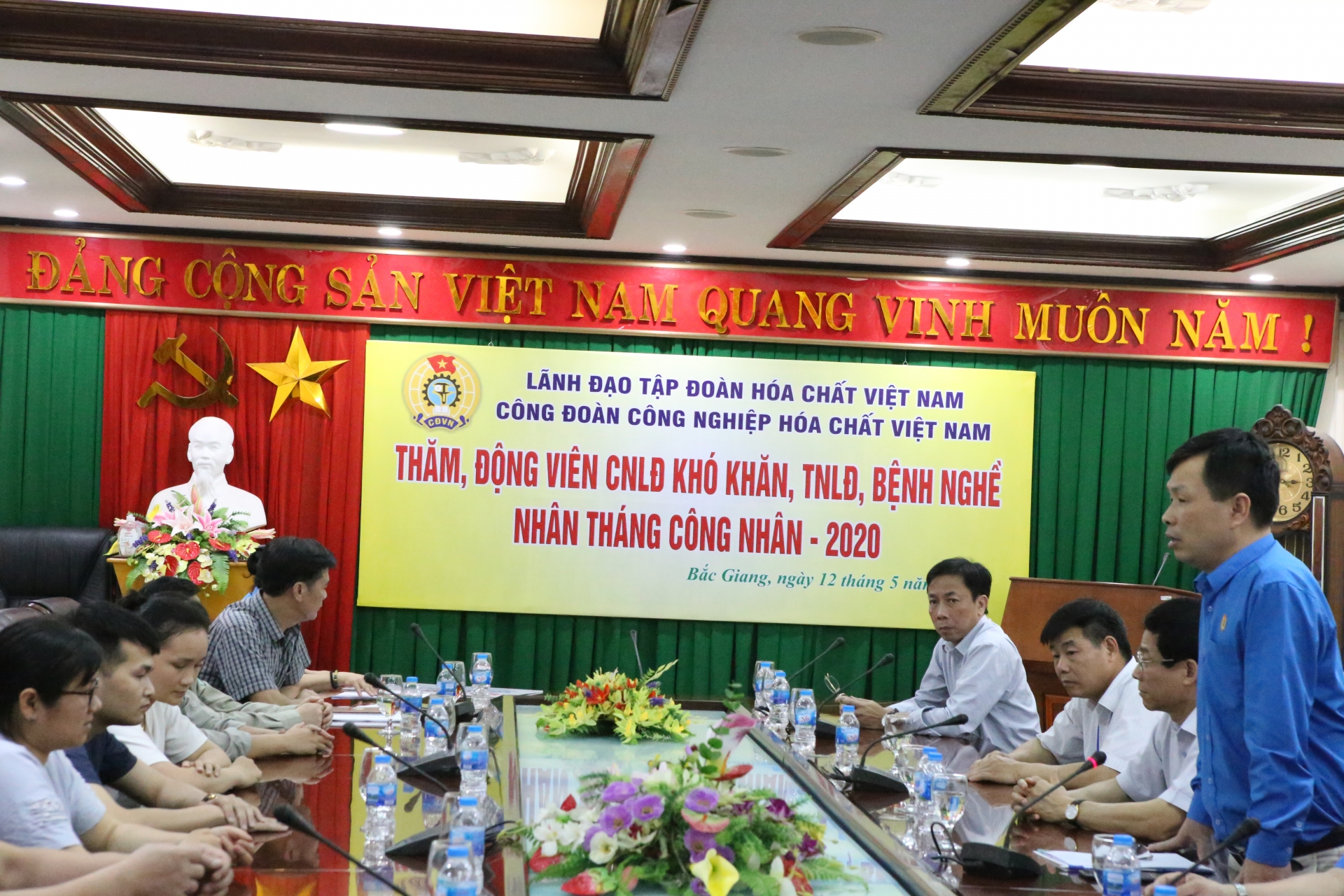 hon 700 trieu dong ho tro nguoi lao dong kho khan trong thang cong nhan 2020