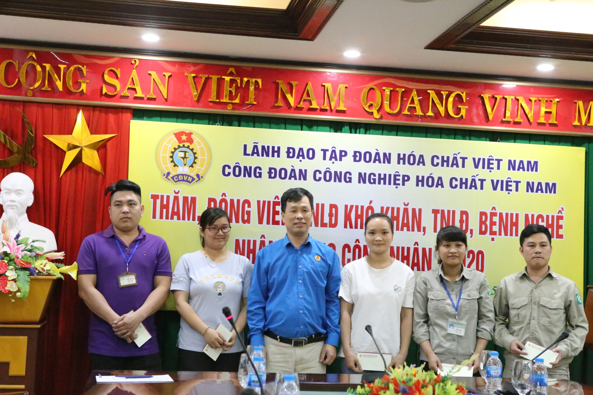 hon 700 trieu dong ho tro nguoi lao dong kho khan trong thang cong nhan 2020